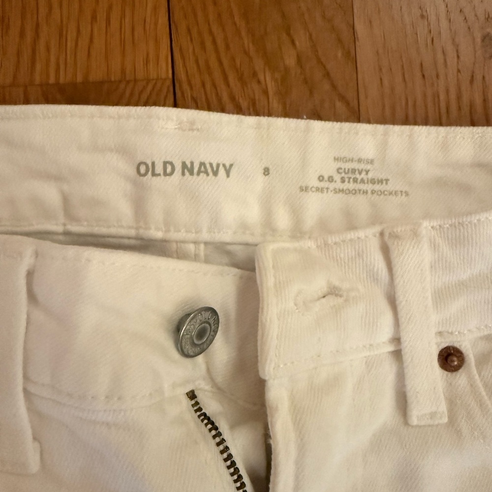 White Old Navy O.G. Straight Jeans - Size 8